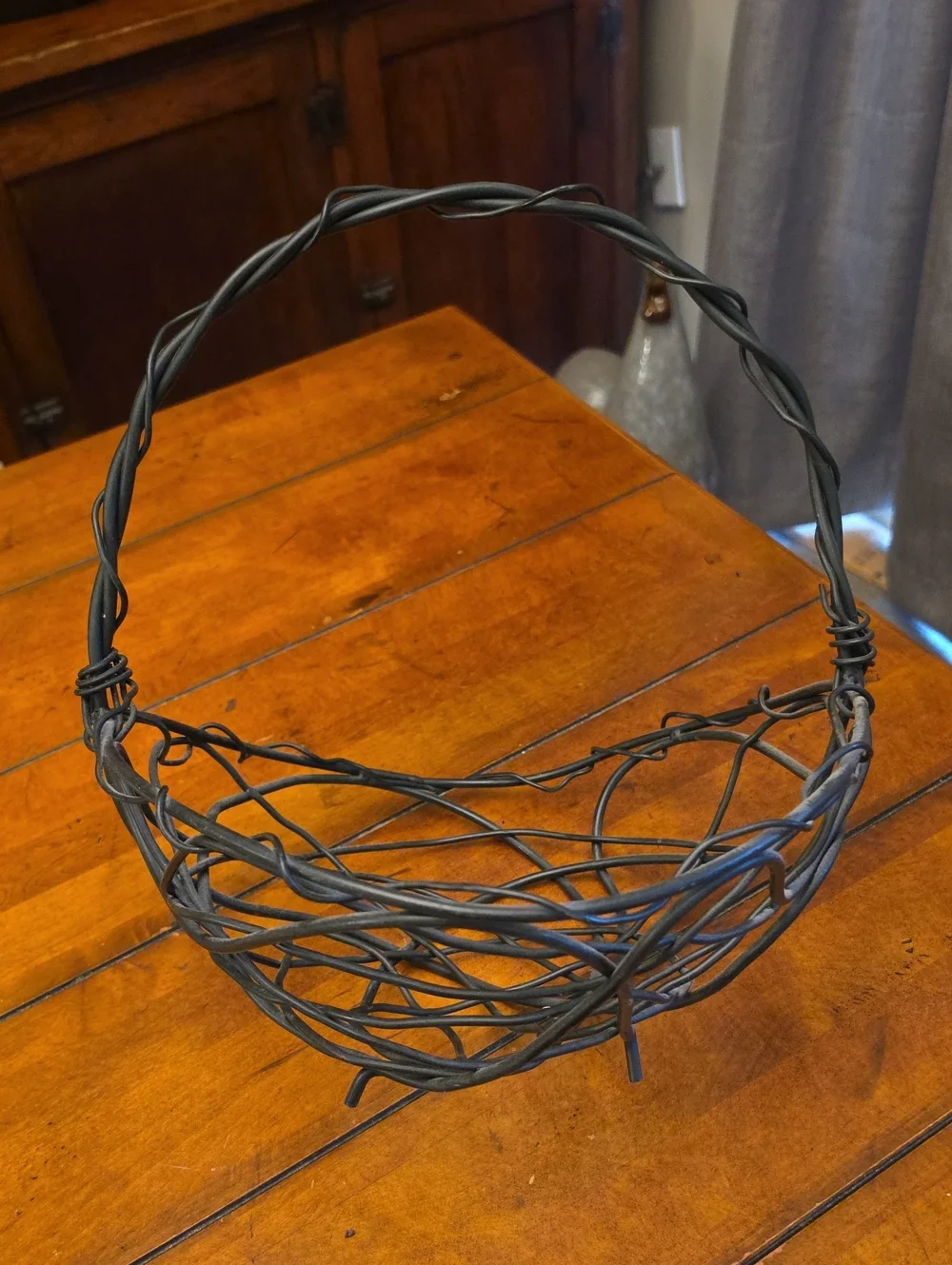 DECORATIVE BLACK WIRE BASKET